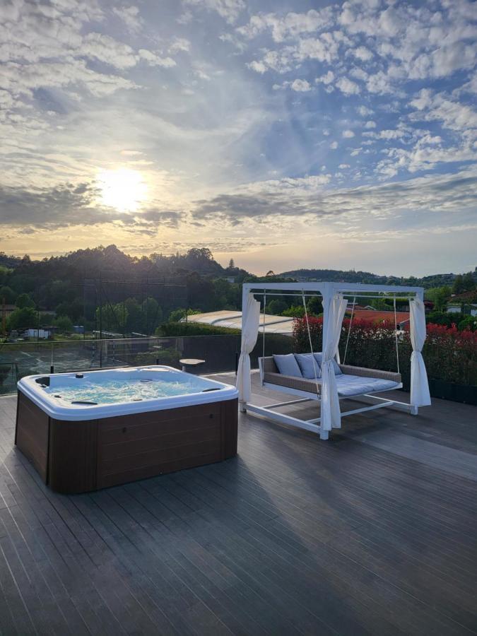 Villa Moura - Pool & Jacuzzi Póvoa de Lanhoso Eksteriør bilde