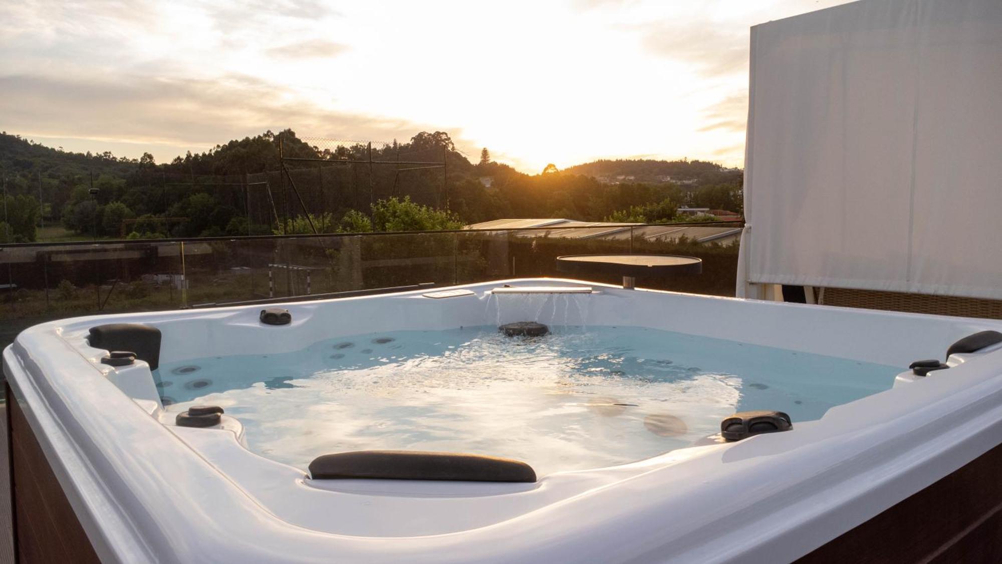 Villa Moura - Pool & Jacuzzi Póvoa de Lanhoso Eksteriør bilde